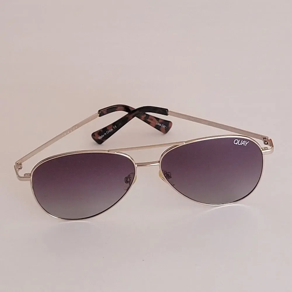 QUAY AUSTRALIA Still Standing Sunglasses Gold/Taupe Aviator